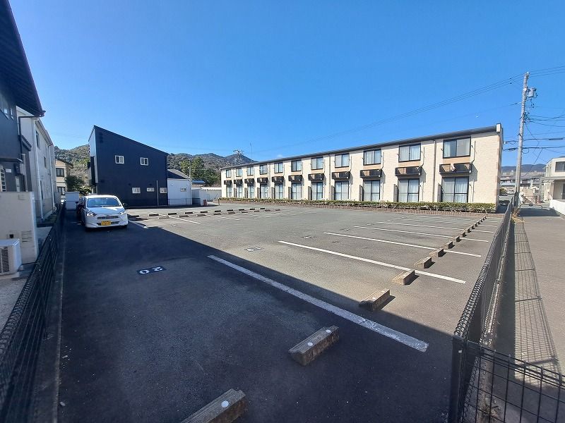レオパレス井ノ口 駐車場
