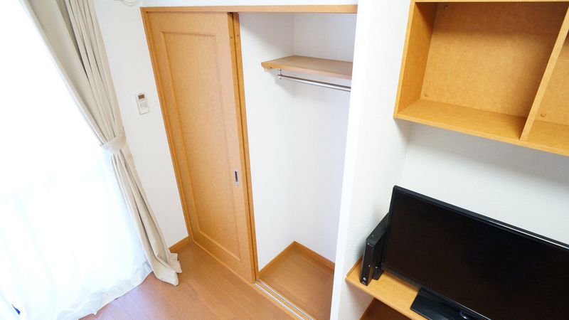 レオパレスカルチェ 収納