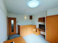 レオパレスメイプルコートⅠ号館 居間