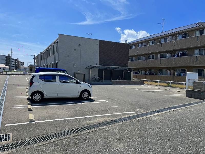 クレイノ久々原 駐車場