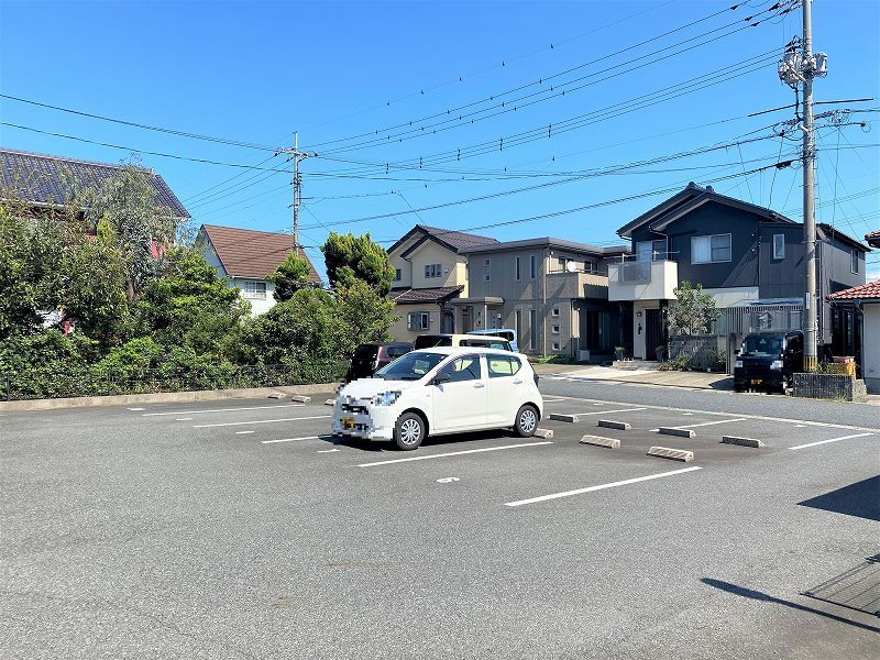 レオパレスＨＯＮＥＳＴＹ 駐車場