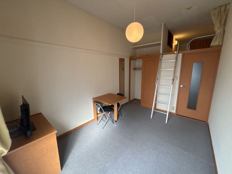 レオパレス原宿 居間