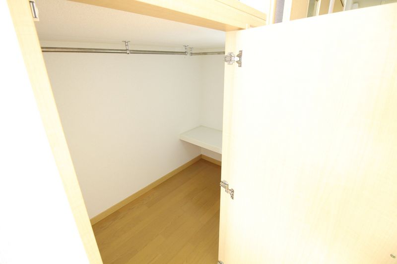 レオパレスボー　ビラージュ 収納