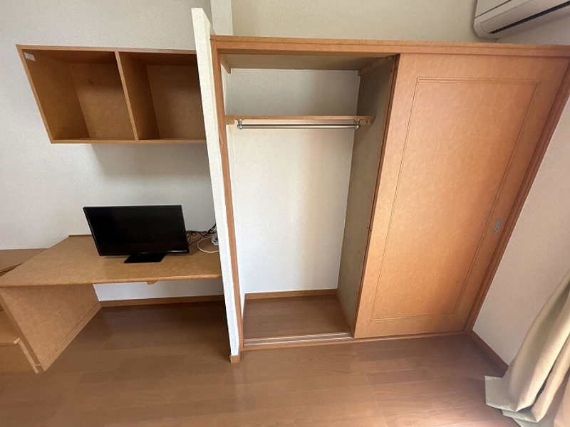 レオパレスピュアタウン 収納