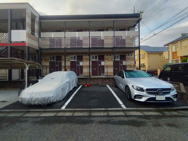 レオパレスホーヤ 駐車場