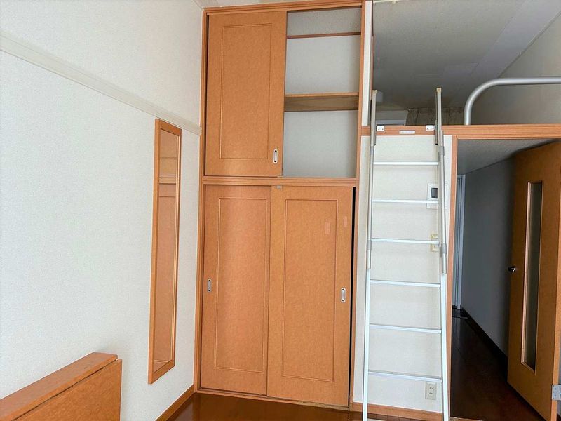 レオパレスアンソレイエ 収納