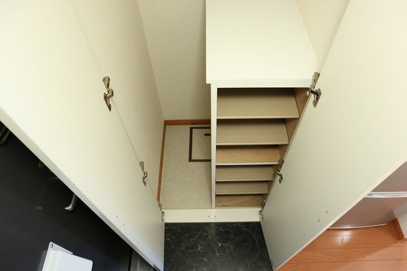 レオパレスカモミール 収納