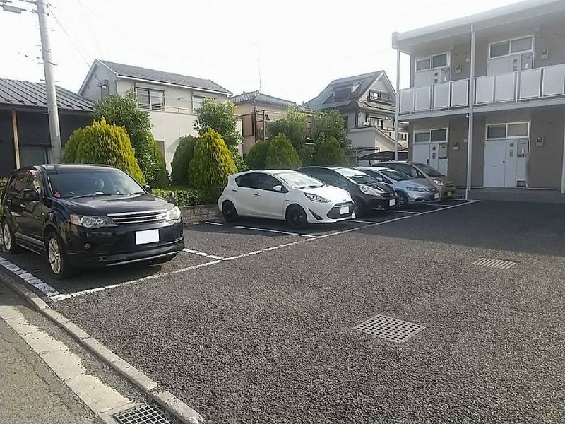 レオパレスサニーサイドＬ 駐車場
