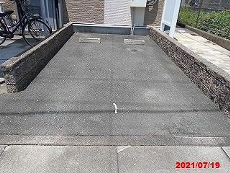 レオパレス八田 駐車場