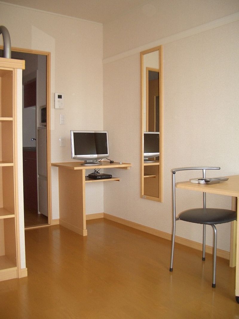 レオパレスサンライツ 居間