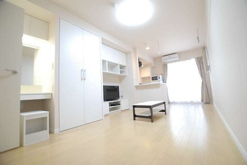 MIRANDA Shin Corpo Kita Yono 客厅