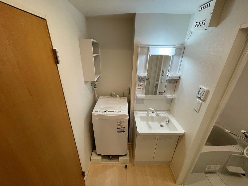 CLEINO PLATINA Washroom