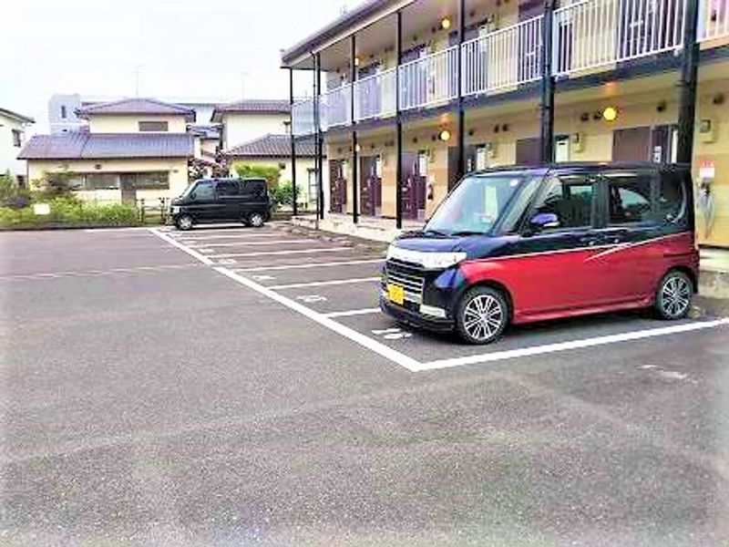 レオパレス佐賀７ 駐車場
