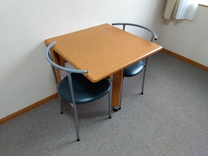 レオパレスしゃら 居間