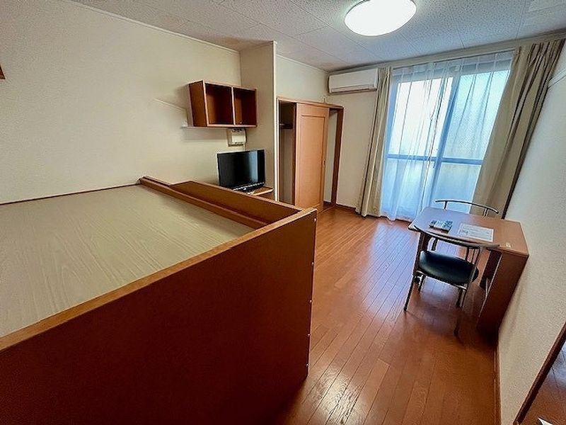 レオパレスオーセブン 居間