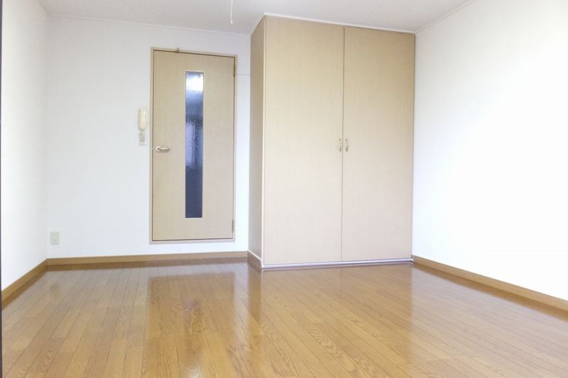 レオパレスさくらはうす 寝室