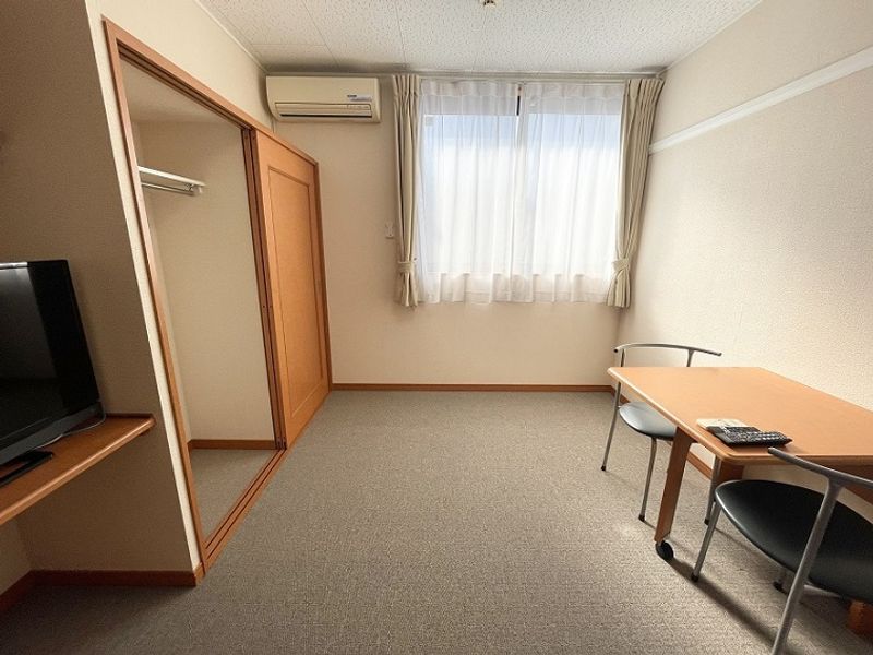 レオパレス青葉 居間