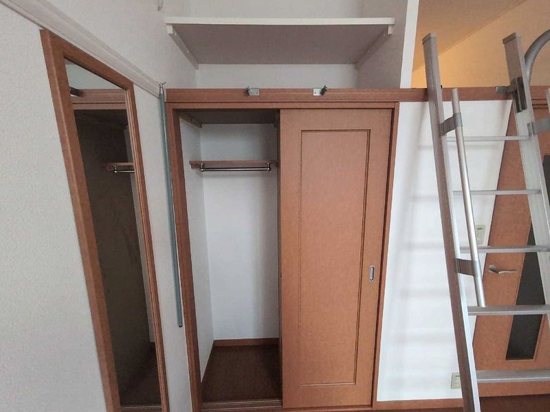 レオパレスフォンターナ 収納