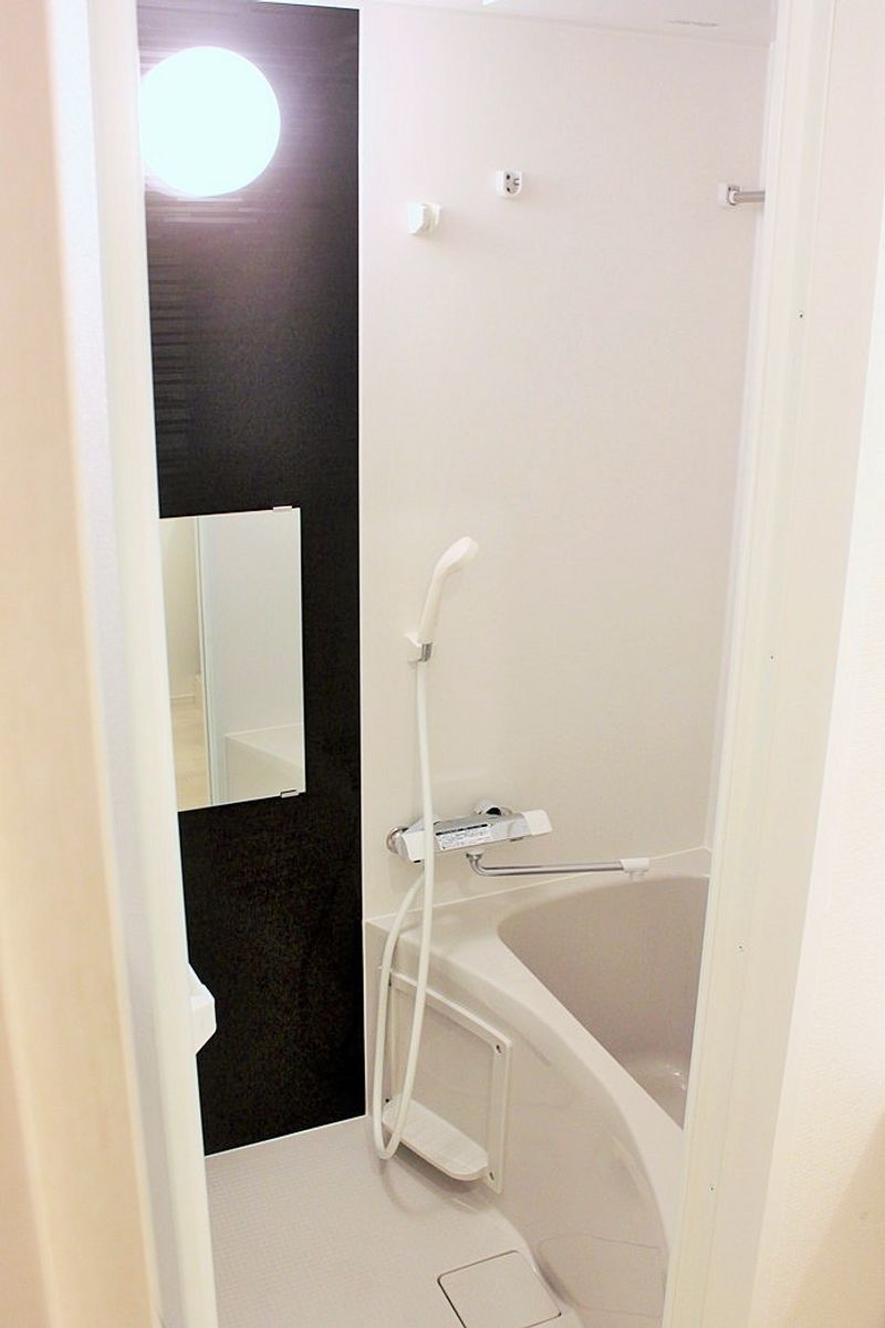 CLEINO Sunny Heights 2 Bathroom