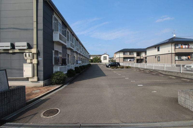 レオパレス拓人 駐車場