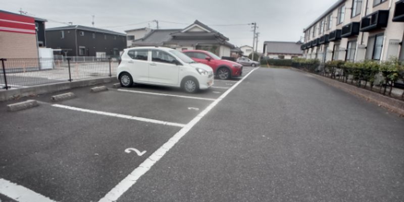 レオパレス岩瀬 駐車場