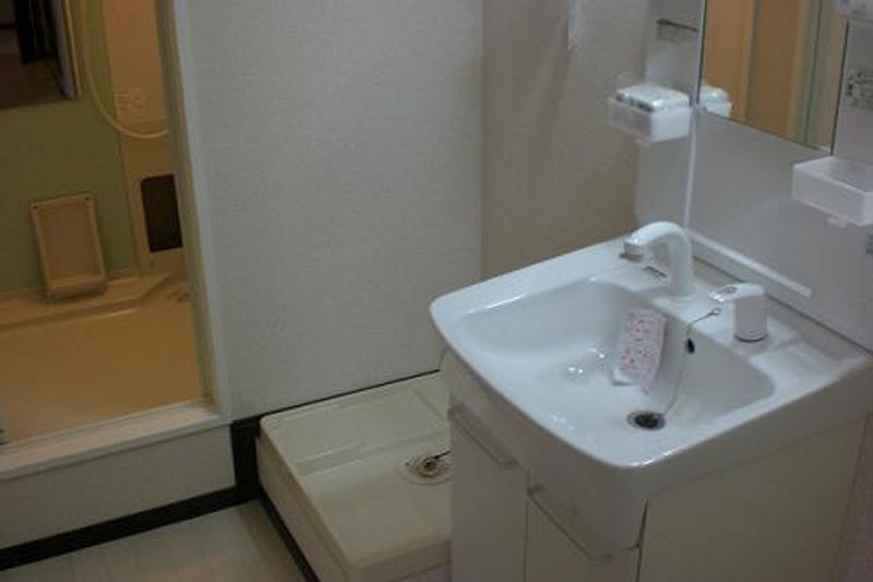 LEONEXT Loire Washroom