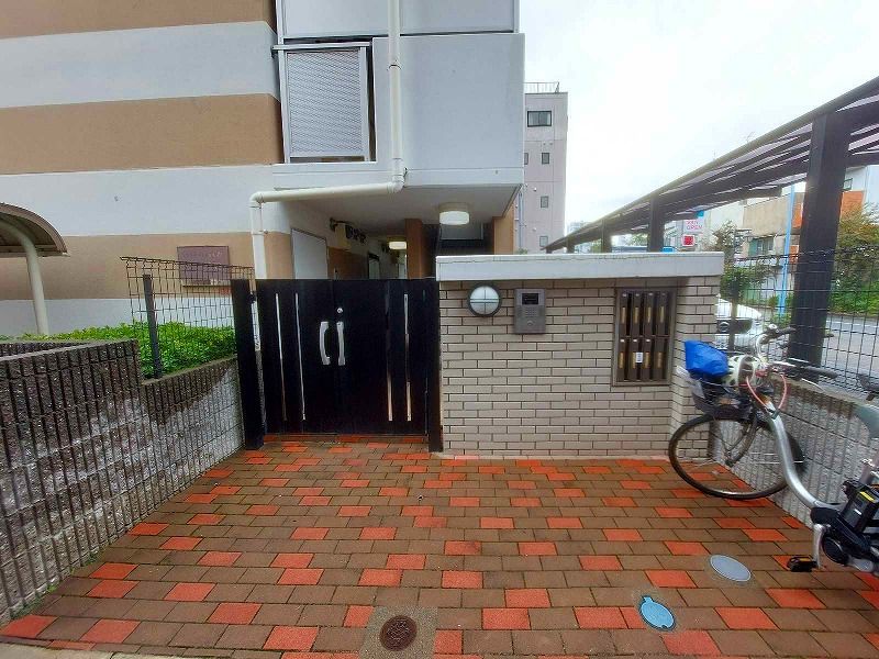 レオパレス高円寺南 エントランス