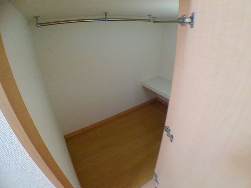 レオパレスベトレーテンナーベ 収納