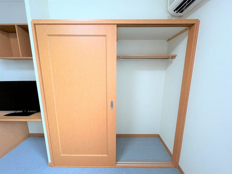 レオパレスコスモス 収納