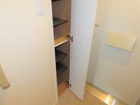 レオパレスエム 玄関