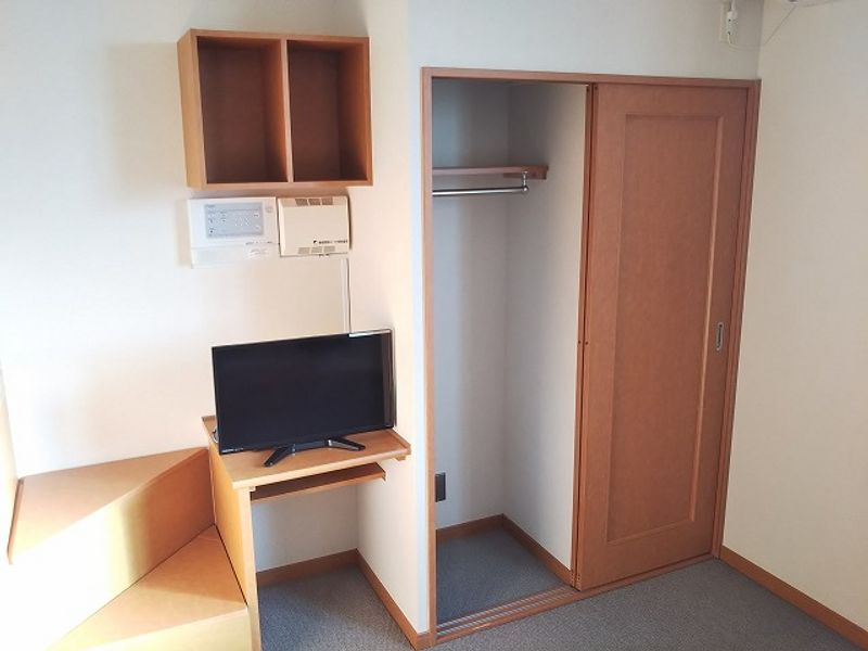 レオパレス鷹之台 収納