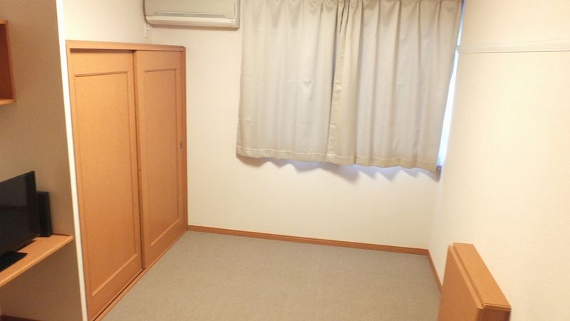 レオパレス喜勇 居間