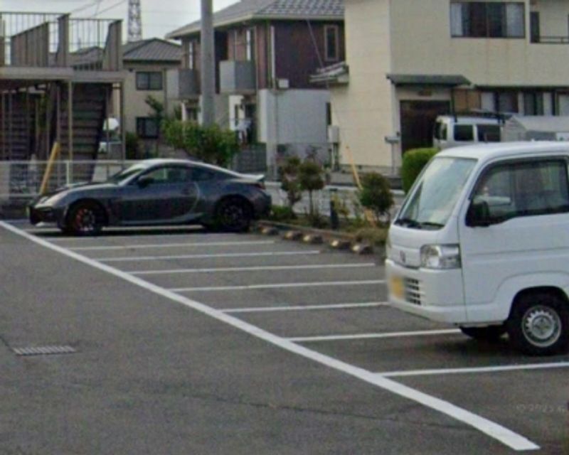 レオパレスヒルストン 駐車場