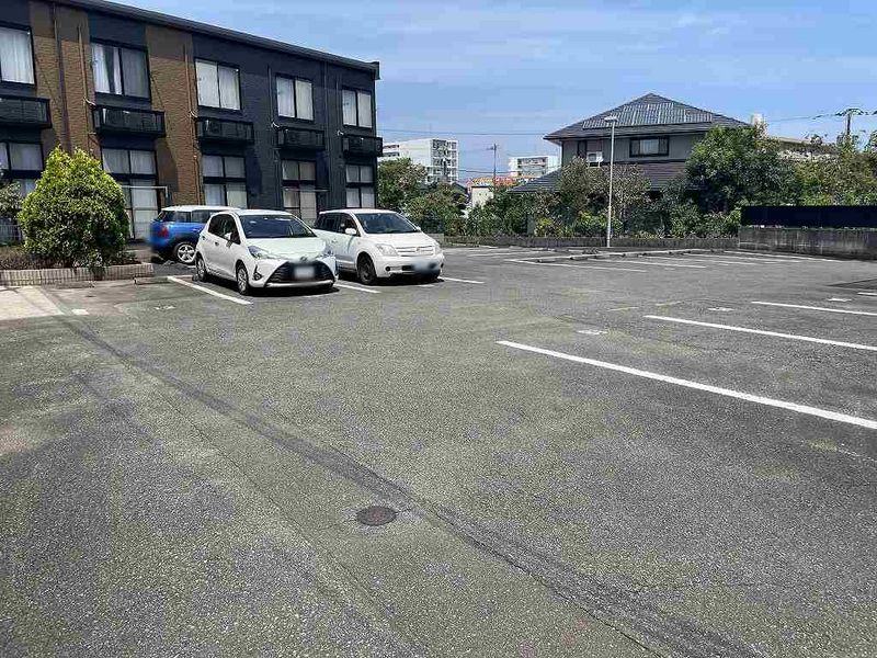 レオパレスアウルⅡ 駐車場