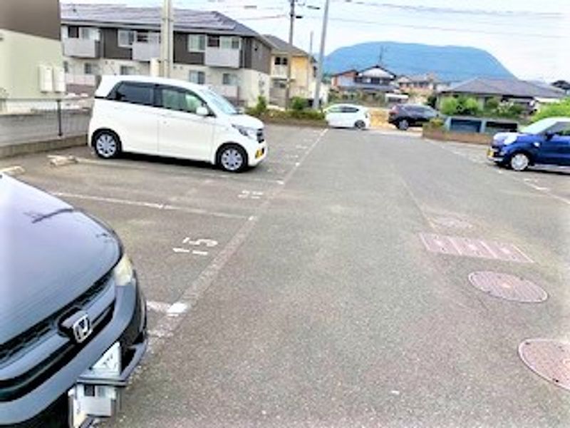 レオパレス御船　７４４ 駐車場