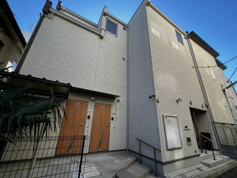 CLEINO HIRO 72 exterior