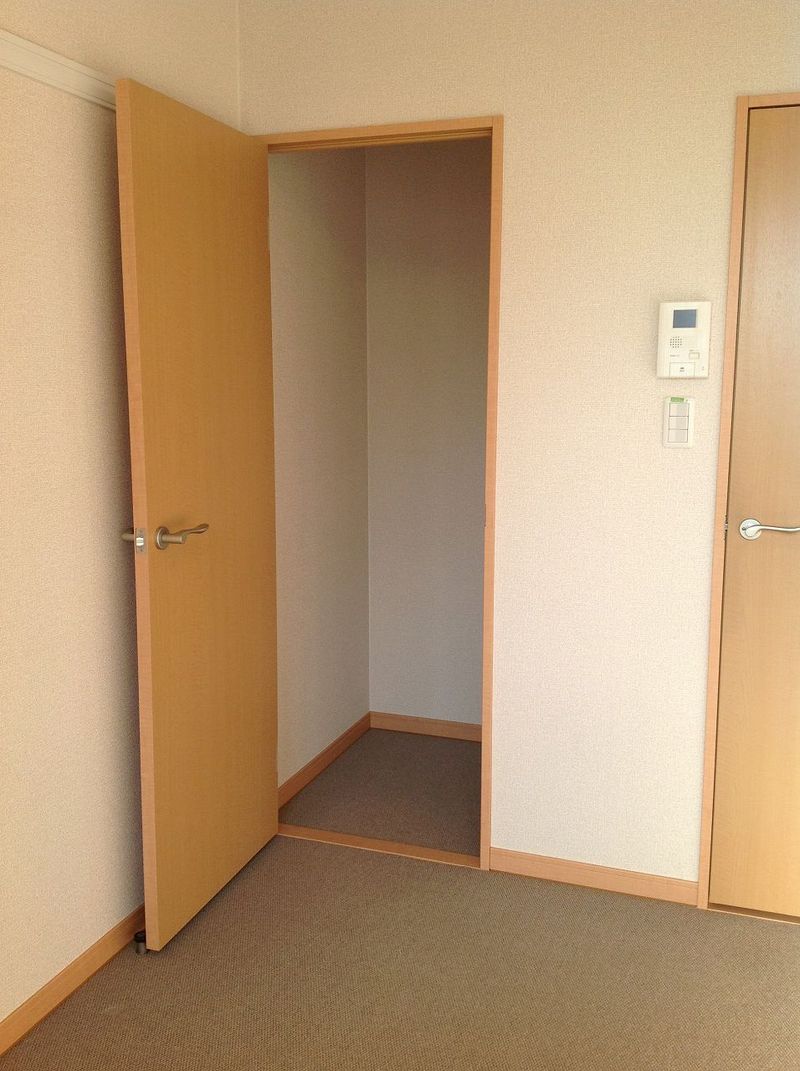 レオパレスエバーグリーン 収納