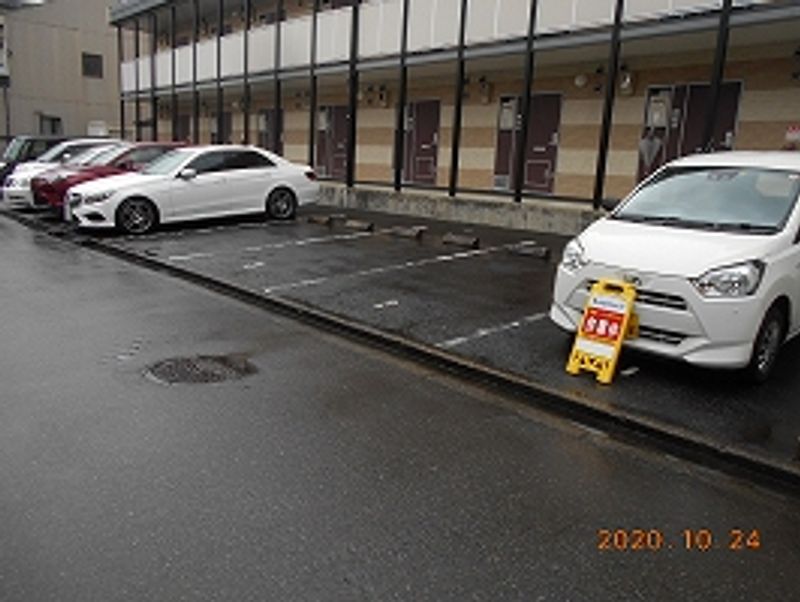 レオパレス田原町 駐車場