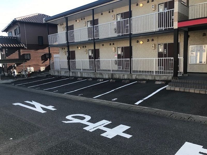 レオパレスコパンⅡ 駐車場