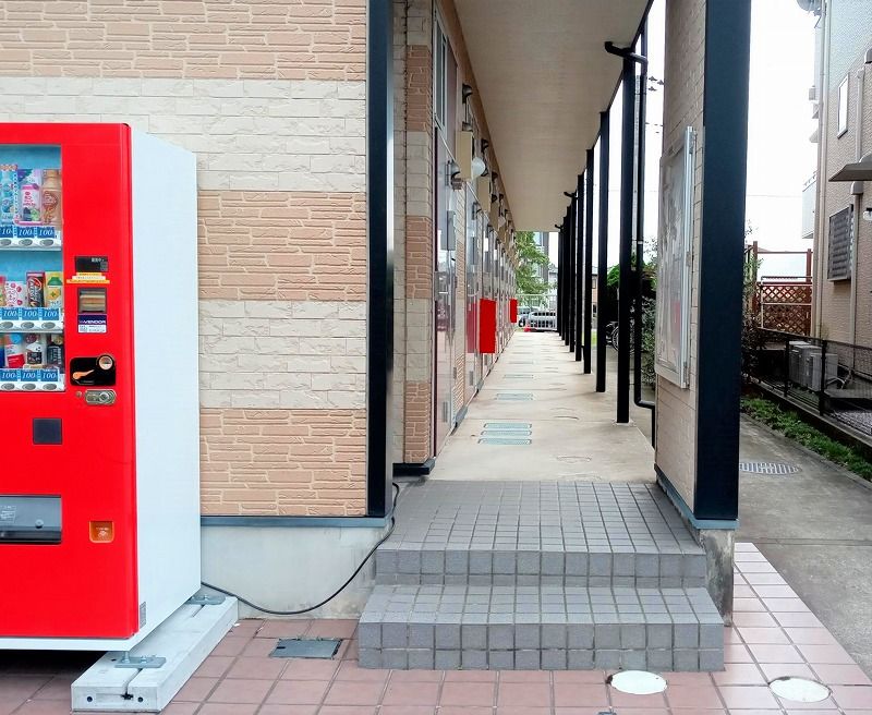 レオパレス中央 エントランス