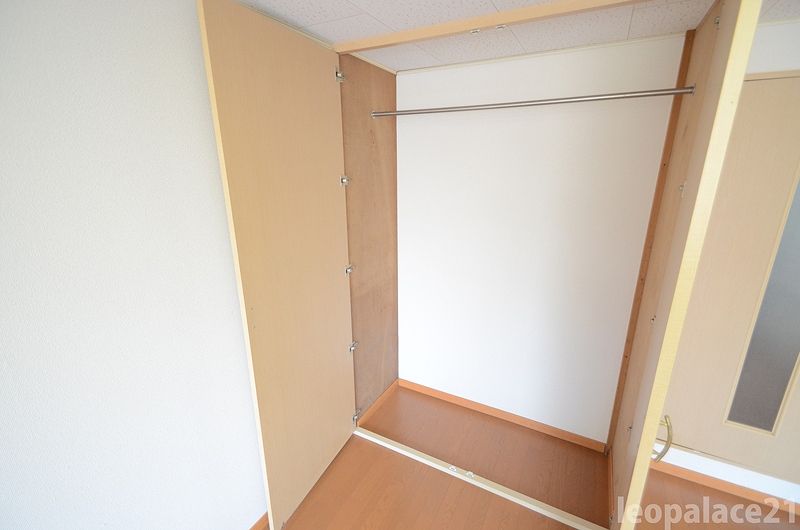 レオパレス岩田西 収納
