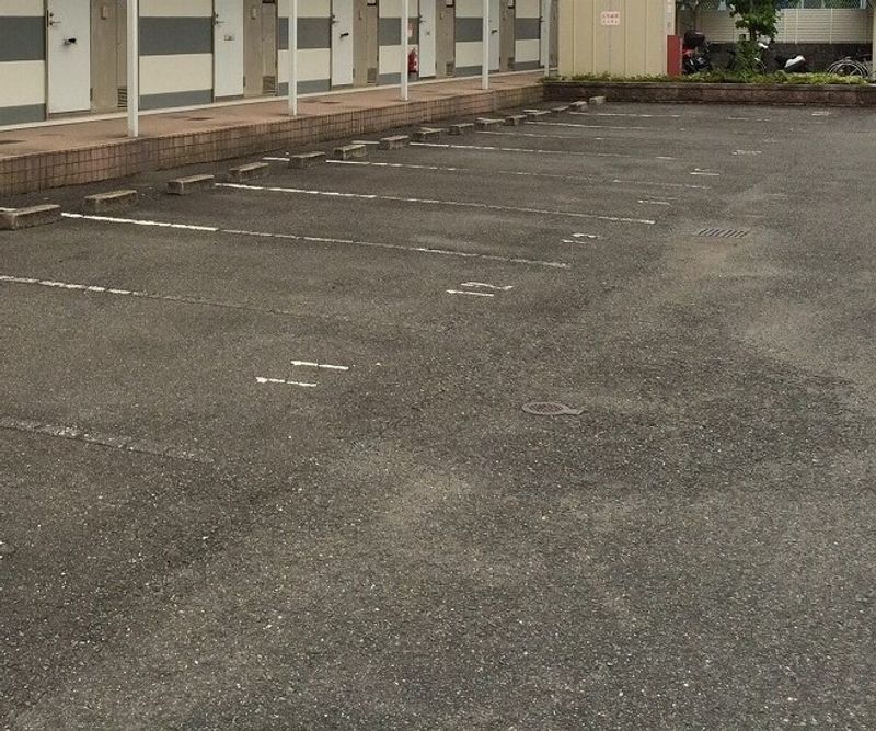 レオパレスＢｏｎｈｅｕｒＩ 駐車場