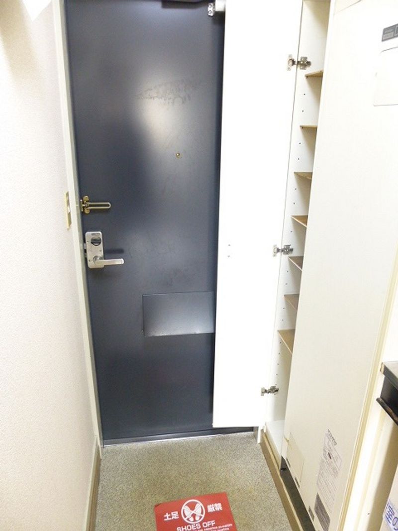 レオパレスフェーリアⅠ 玄関