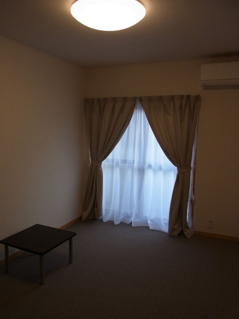 LEONEXT Eddie Crest Phòng khách