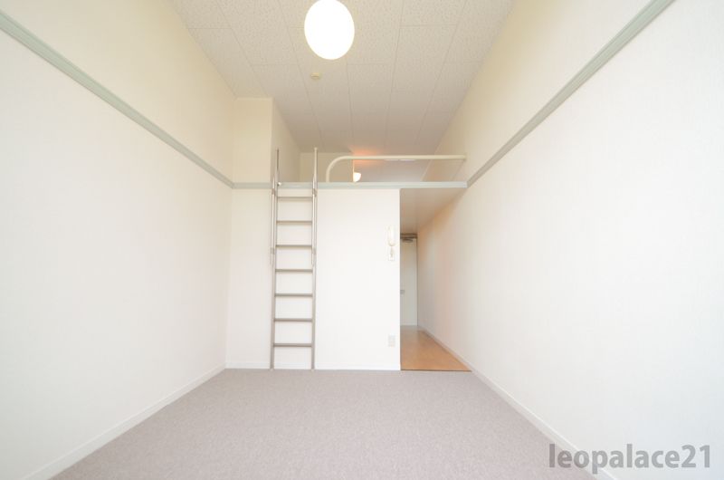 レオパレス東住吉 居間