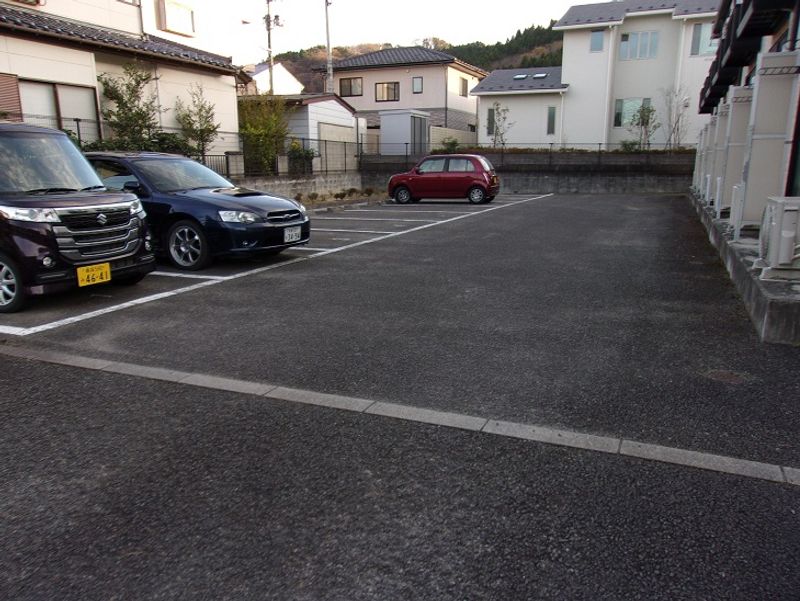 レオパレスグリーンハイツ平内Ｂ 駐車場