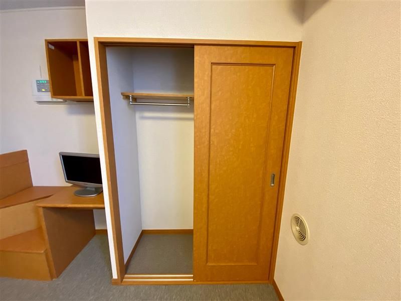 レオパレス星 収納