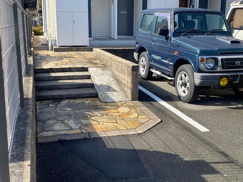 LEONEXT Esperanza II Entrance