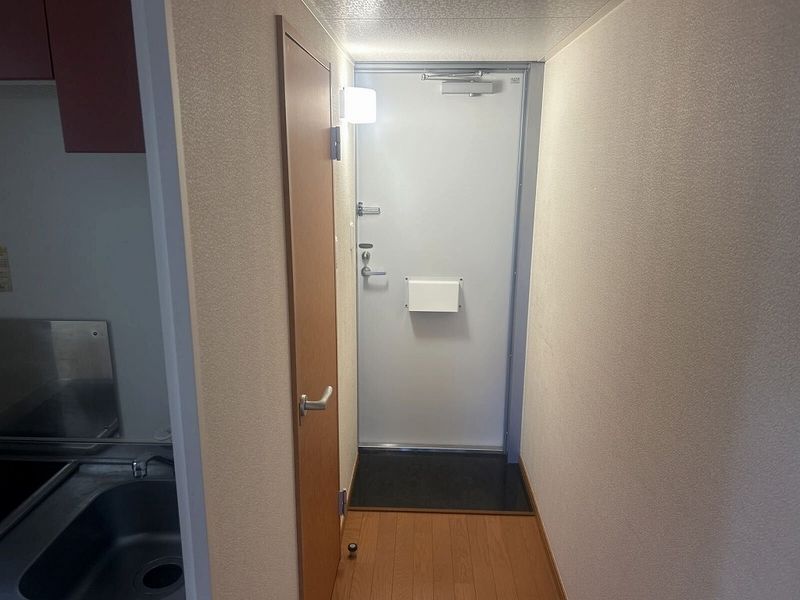 レオパレスラポールⅠ 玄関