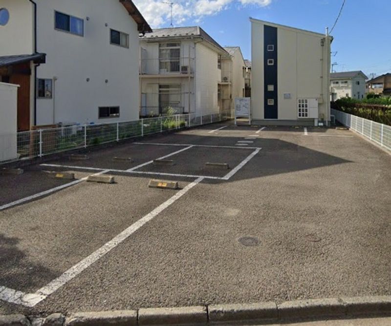 レオネクスト向光白 駐車場